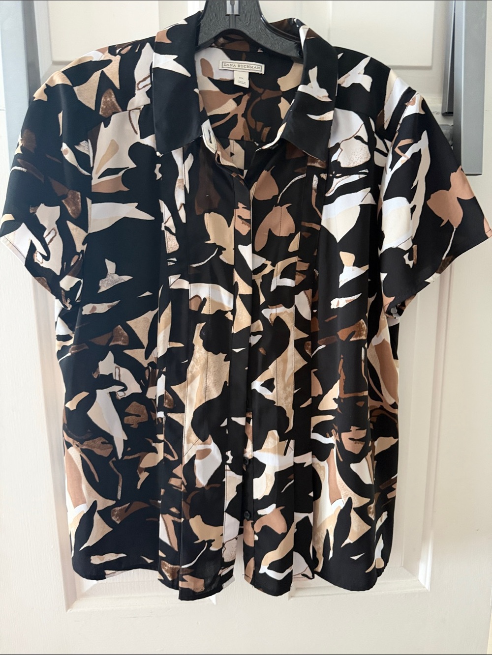Dana Buchman Black, White & Tan Short Sleeve Printed Button Shirt